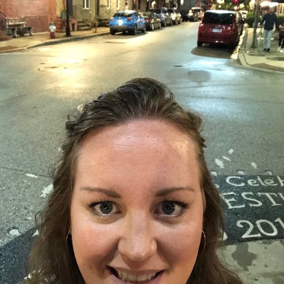 Meet your Posher, Amy - Picture 1 of 1